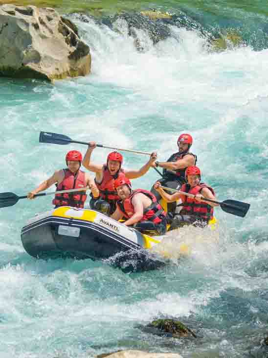 riverrafting near aloha on the ganges